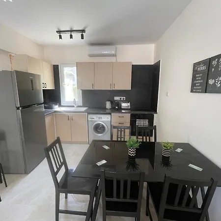 Appartamento Mari House-close To The Paphos