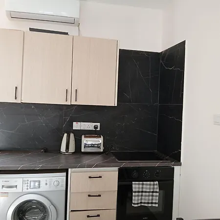 Mari House-close To The 파포스