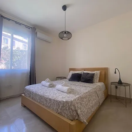 Mari House-close To The